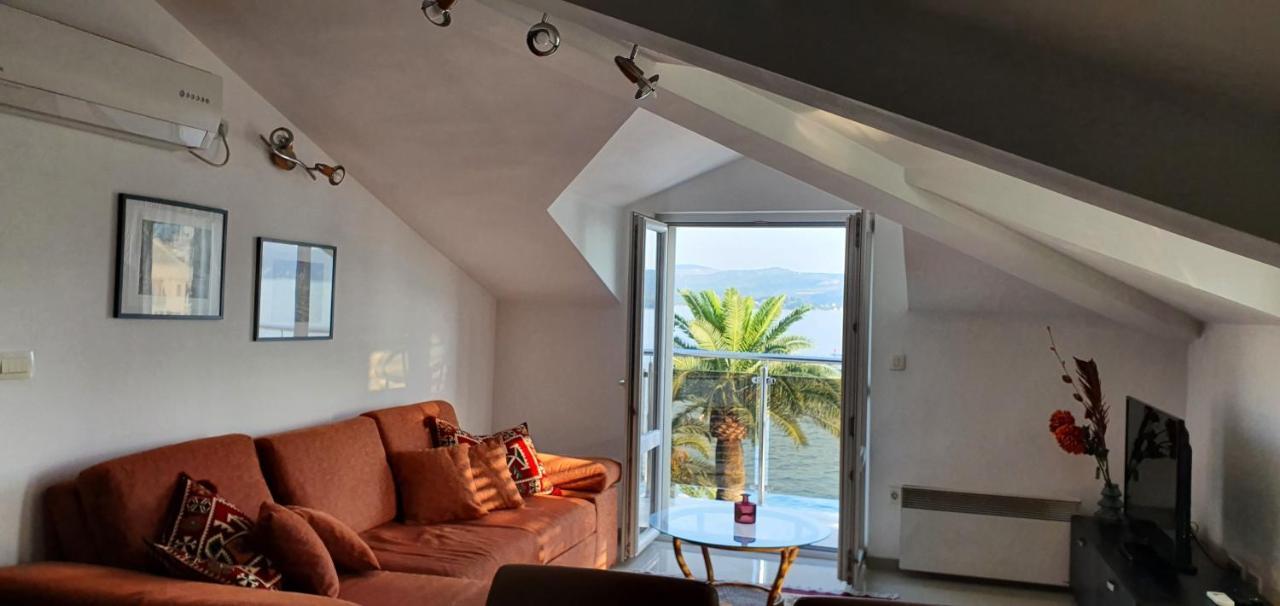 Appartamento Penthouse By The Sea Teodo Esterno foto
