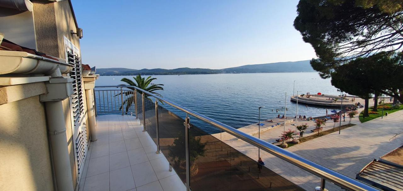 Appartamento Penthouse By The Sea Teodo Esterno foto