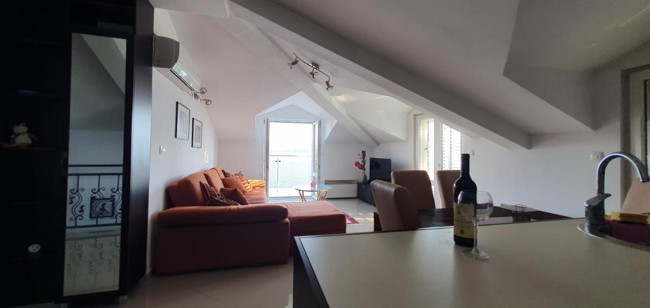 Appartamento Penthouse By The Sea Teodo Esterno foto