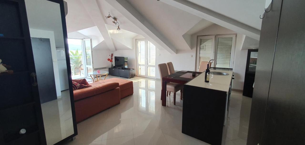 Appartamento Penthouse By The Sea Teodo Esterno foto